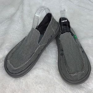 🌷NWOB Sanuk Gray Slip On Size 9